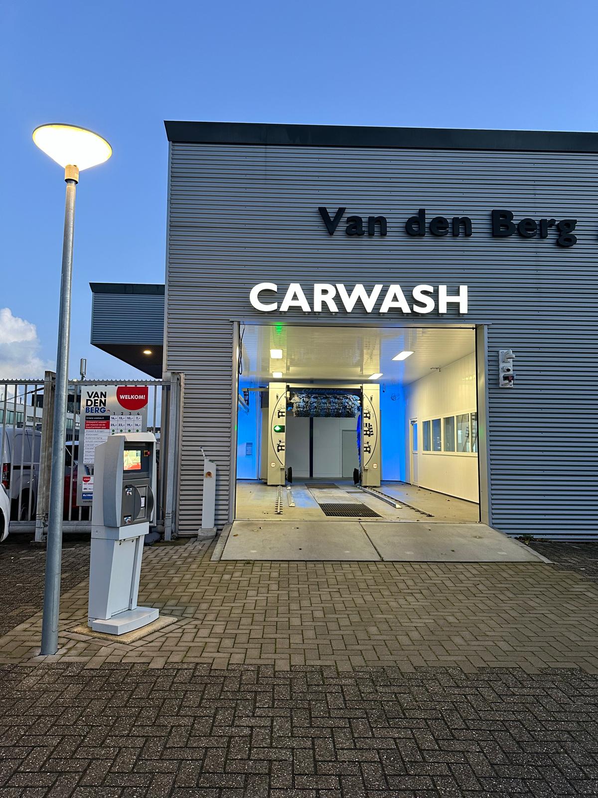Carwash Vlissingen bij Van den Berg Autoschade
